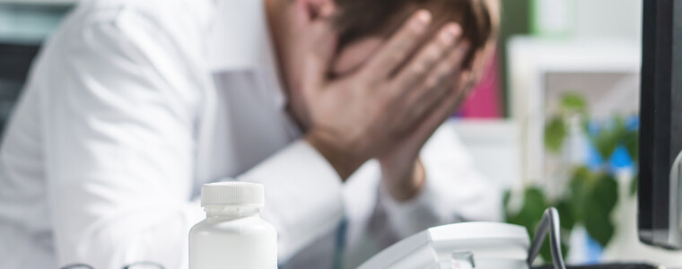 Here are seven ethical dilemmas physicians may encounter during their medical careers, including physician-patient romantic or sexual relationships, suicide threats, addiction to medication, refusal of treatment, violence against physicians, and physician bribes.
