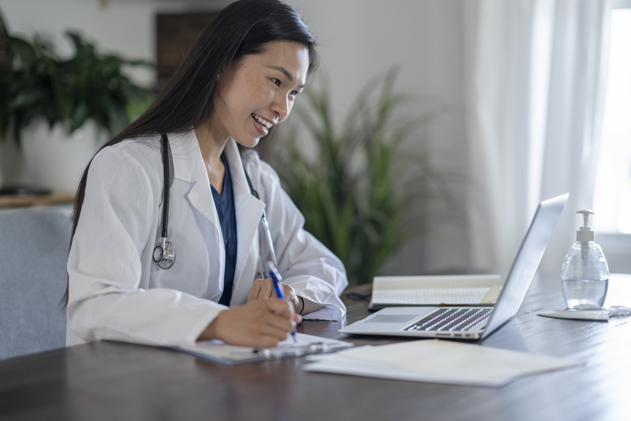 M3 Global Research provides paid online focus groups for physicians, nurses, patients, and other healthcare professionals across the USA, Canada, Brazil, the UK, Europe, and the Nordic countries. Discover the best opportunities to participate in paid market research studies in this M3 Study Guide.