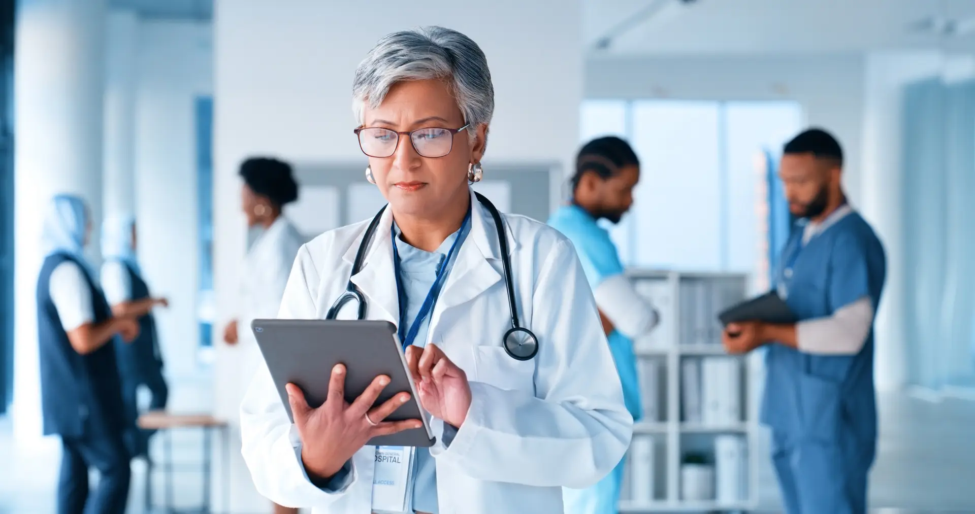 Discover ways for doctors to make extra income in 2025 through side gigs and medical expertise