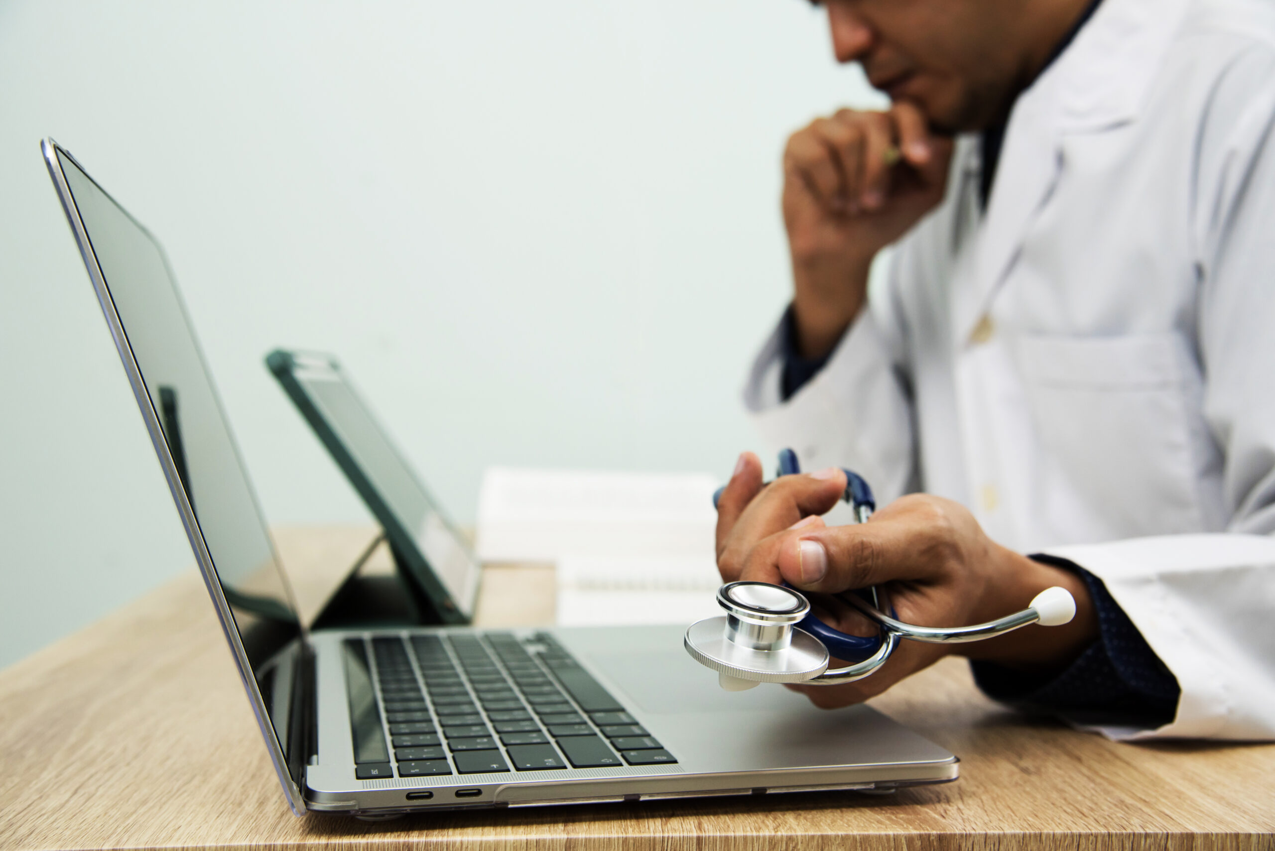 Discover how reflective practice in medicine and self-reflection in medical practice shape better physicians as our panel shares insights from their first medical case paper in the latest M3 Pulse.