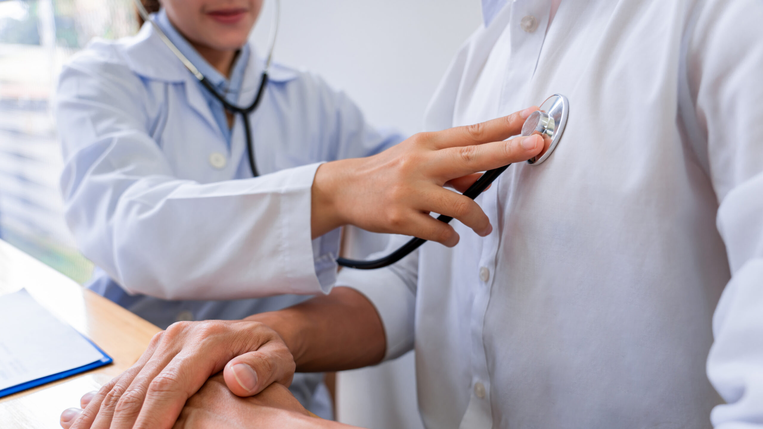 HFpEF rates rising as heart failure cases globally increase, while Journal of Cardiology highlights the diagnostic challenges.