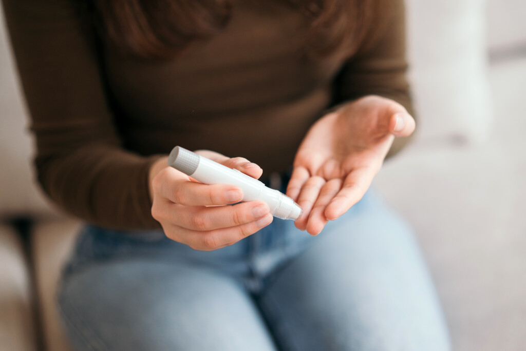 Engineered probiotic bacteria sense high blood glucose and release GLP-1, offering a potential self-regulating approach to diabetes therapy.